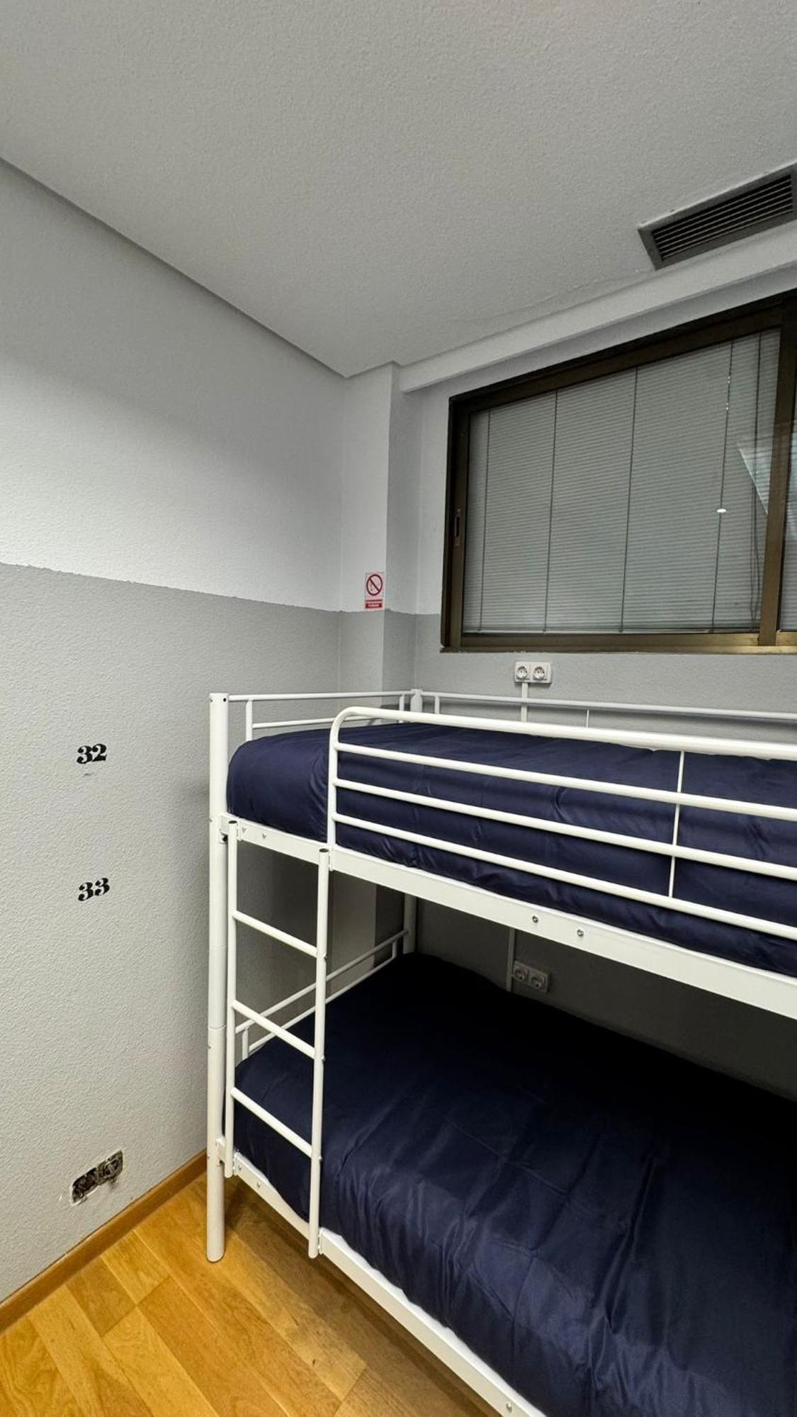 Hostel Puerta Del Angel Madrid Extérieur photo
