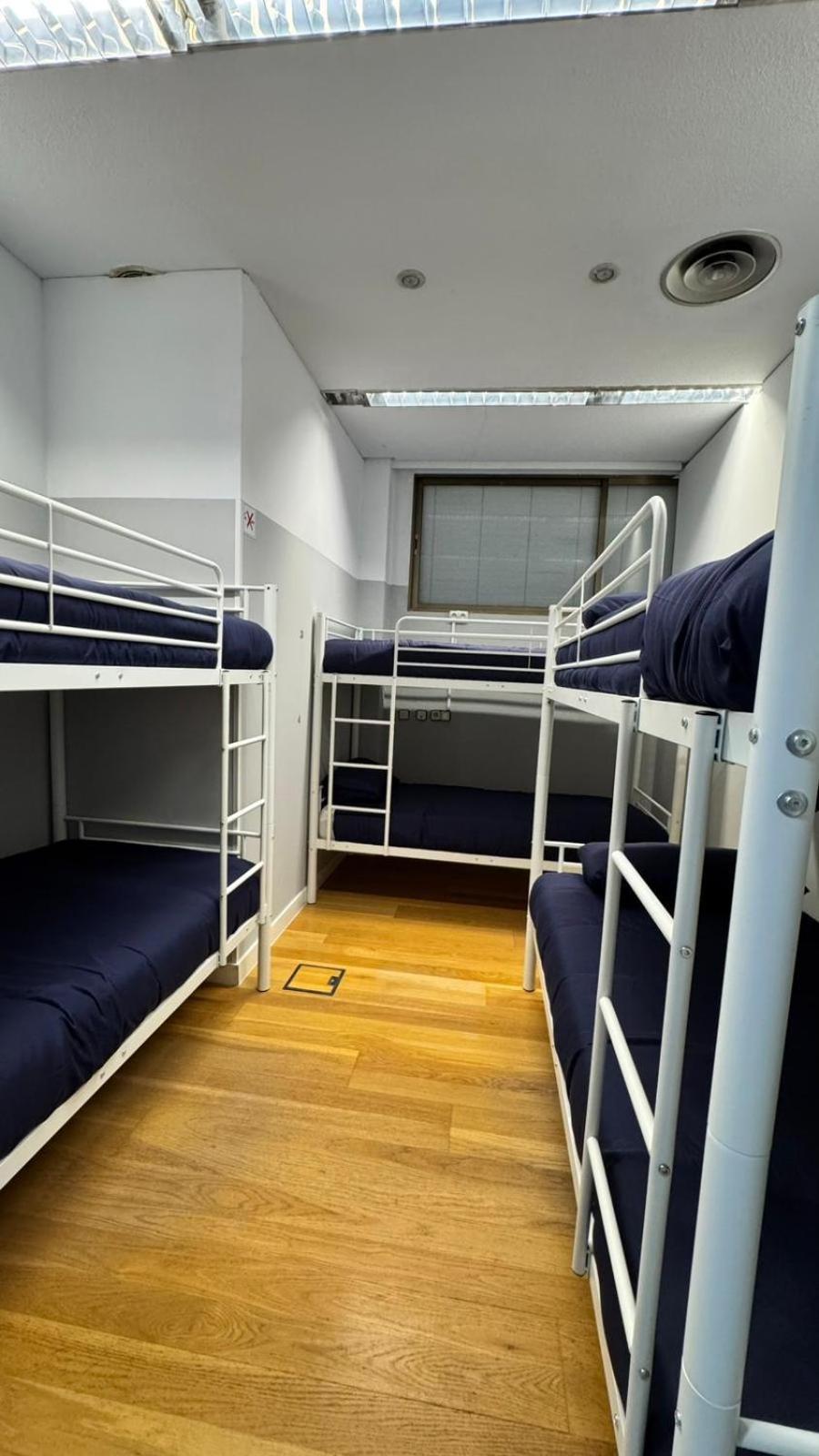 Hostel Puerta Del Angel Madrid Extérieur photo
