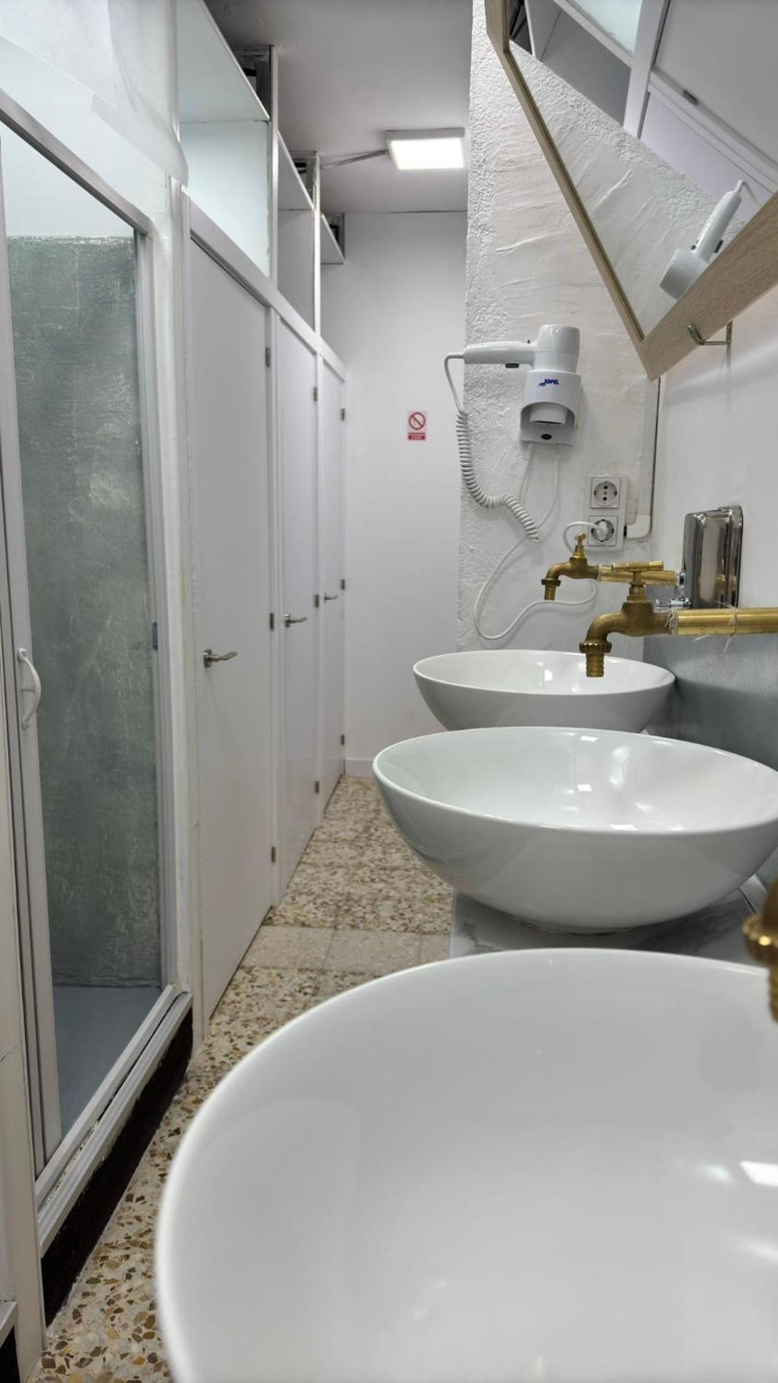 Hostel Puerta Del Angel Madrid Extérieur photo