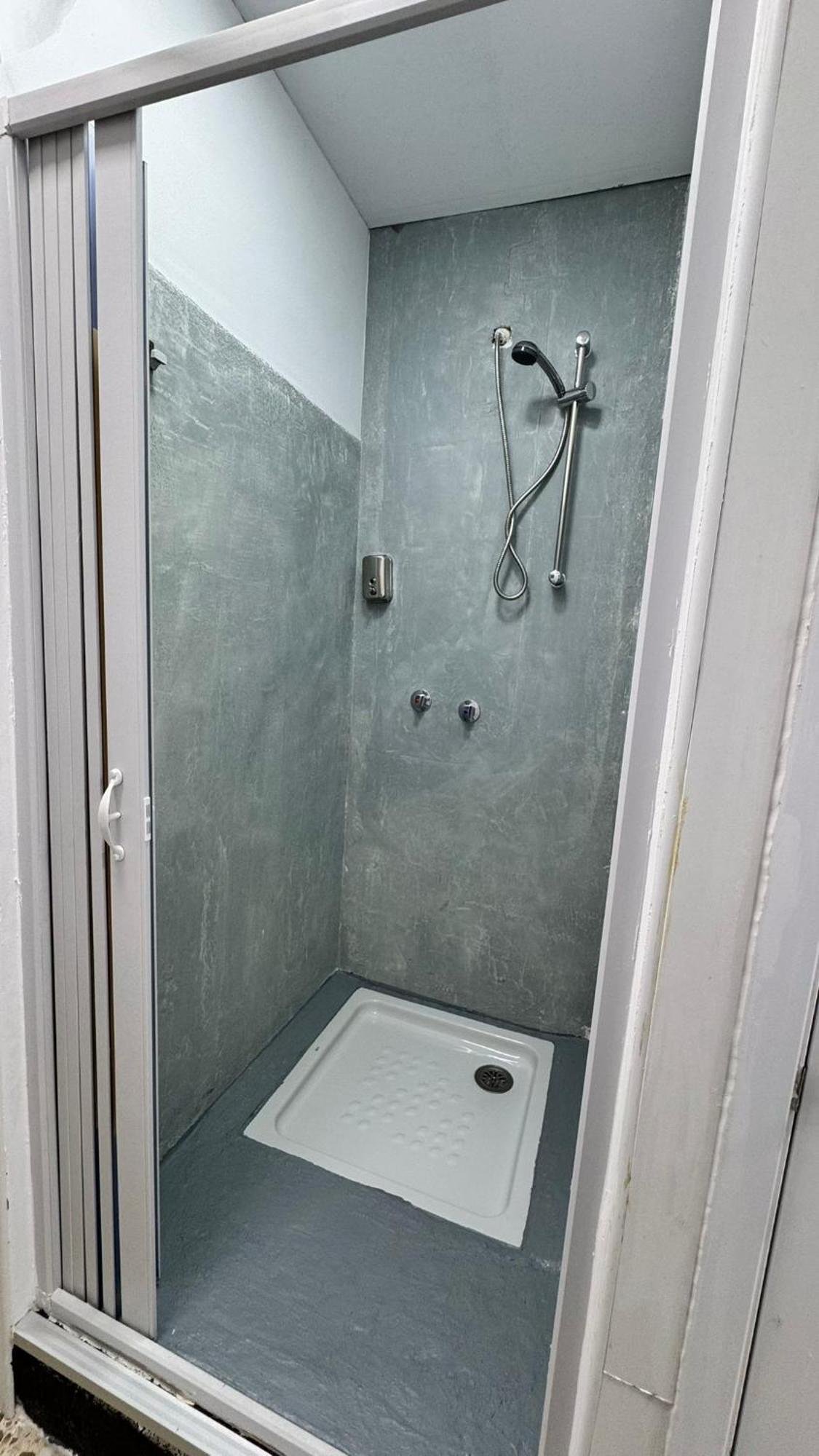 Hostel Puerta Del Angel Madrid Extérieur photo